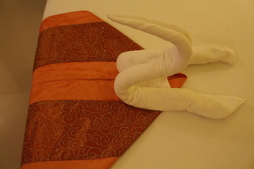 The Lephant Hotel Surat Thani Esterno foto