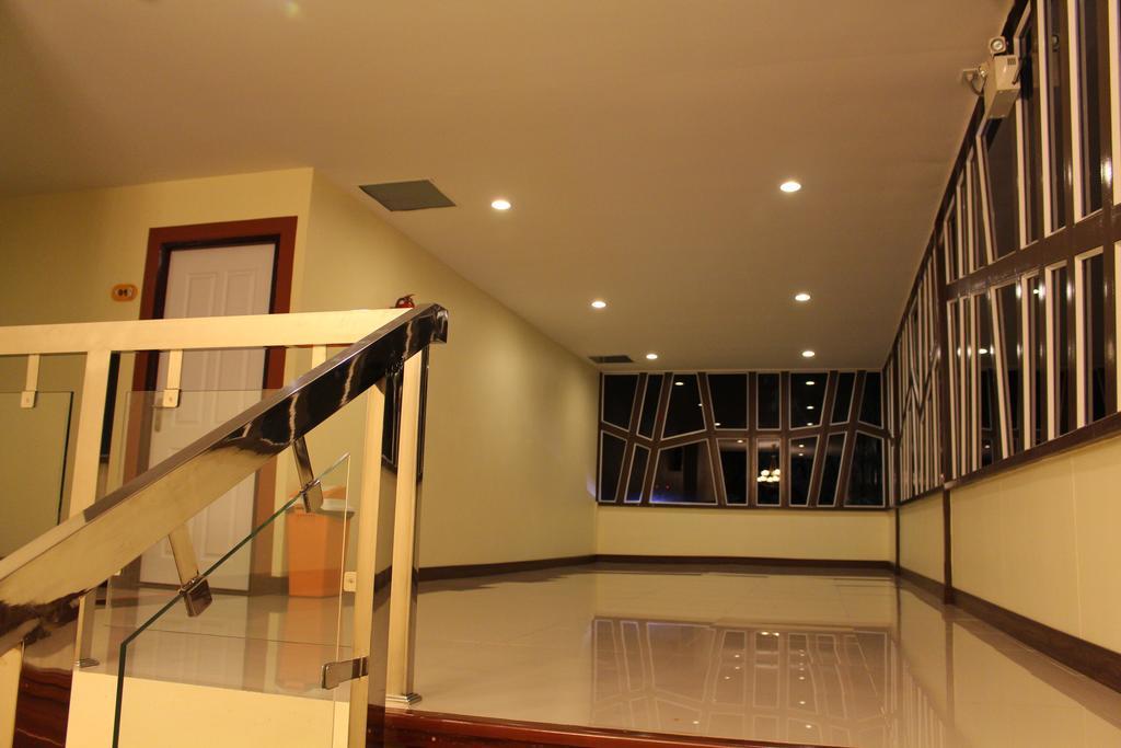 The Lephant Hotel Surat Thani Esterno foto